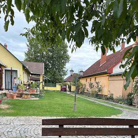 Vadvirág Appartamento *